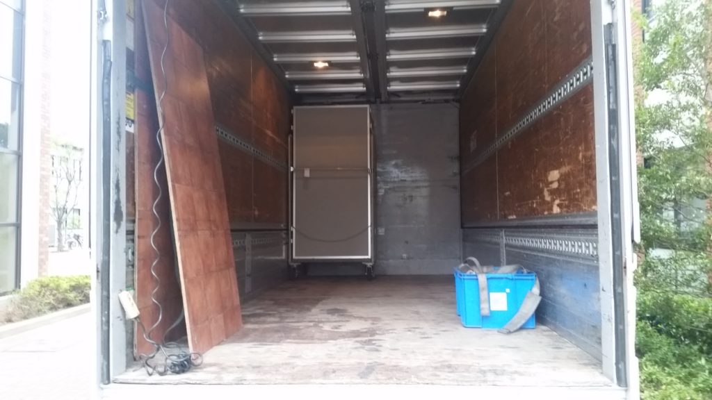 トラックの荷台の写真